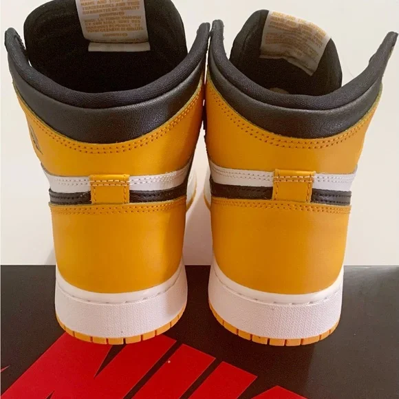 ❌SOLD🎁Nike Air Jordan 1 Retro High OG Taxi Yellow Toe WMNS 8 - Picture 8 of 10